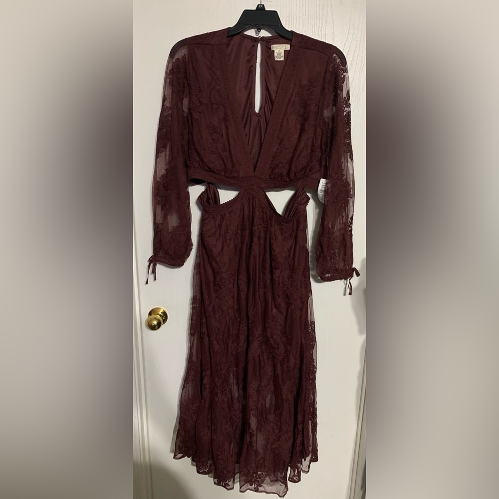 Torrid Festi Embroidered Lace Maxi Dress with Cutout Detail NWT - Picture 3 of 5